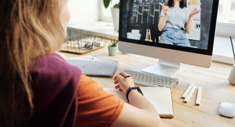 Challenges and Opportunities of Using Technology for Multilingual Learning